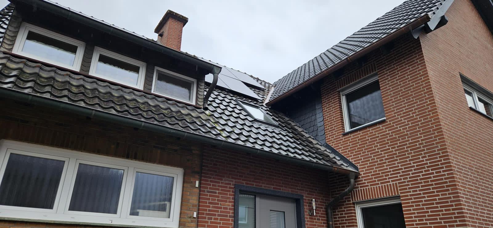 Steildach Dachfläche mit Dachfenstern
